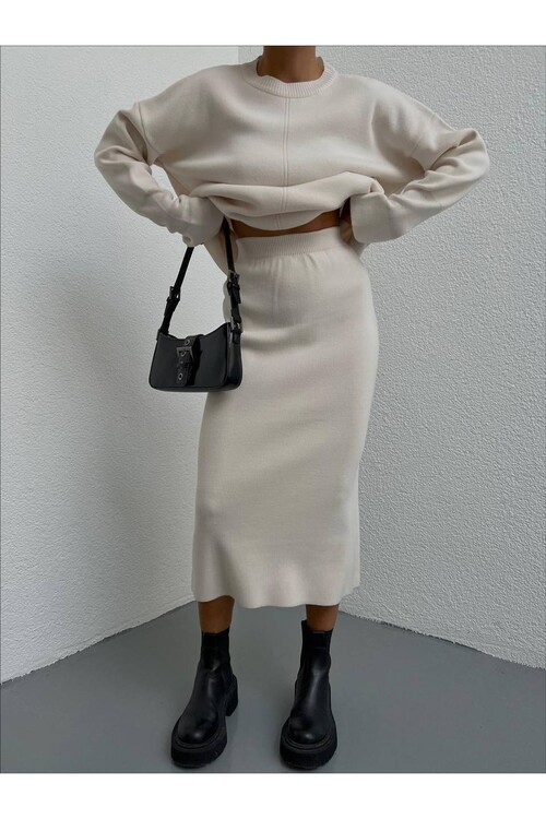 Bisiklet Yaka Etekli Triko Takım