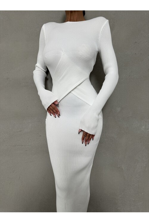 فستان تريكو بتفاصيل خصر متقاطع