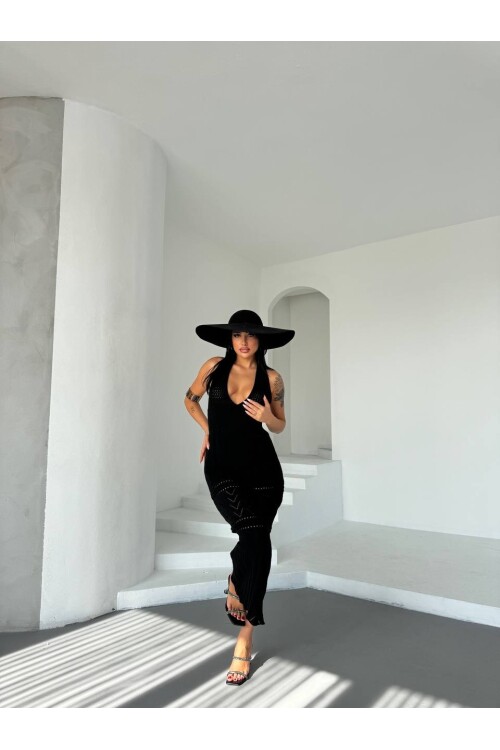 Kadın Siyah Derin Dekolte Detaylı Triko Elbise