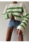 Укороченный свитер из трикотажа с полосками