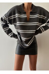 Трикотажный свитер с двойной полоской